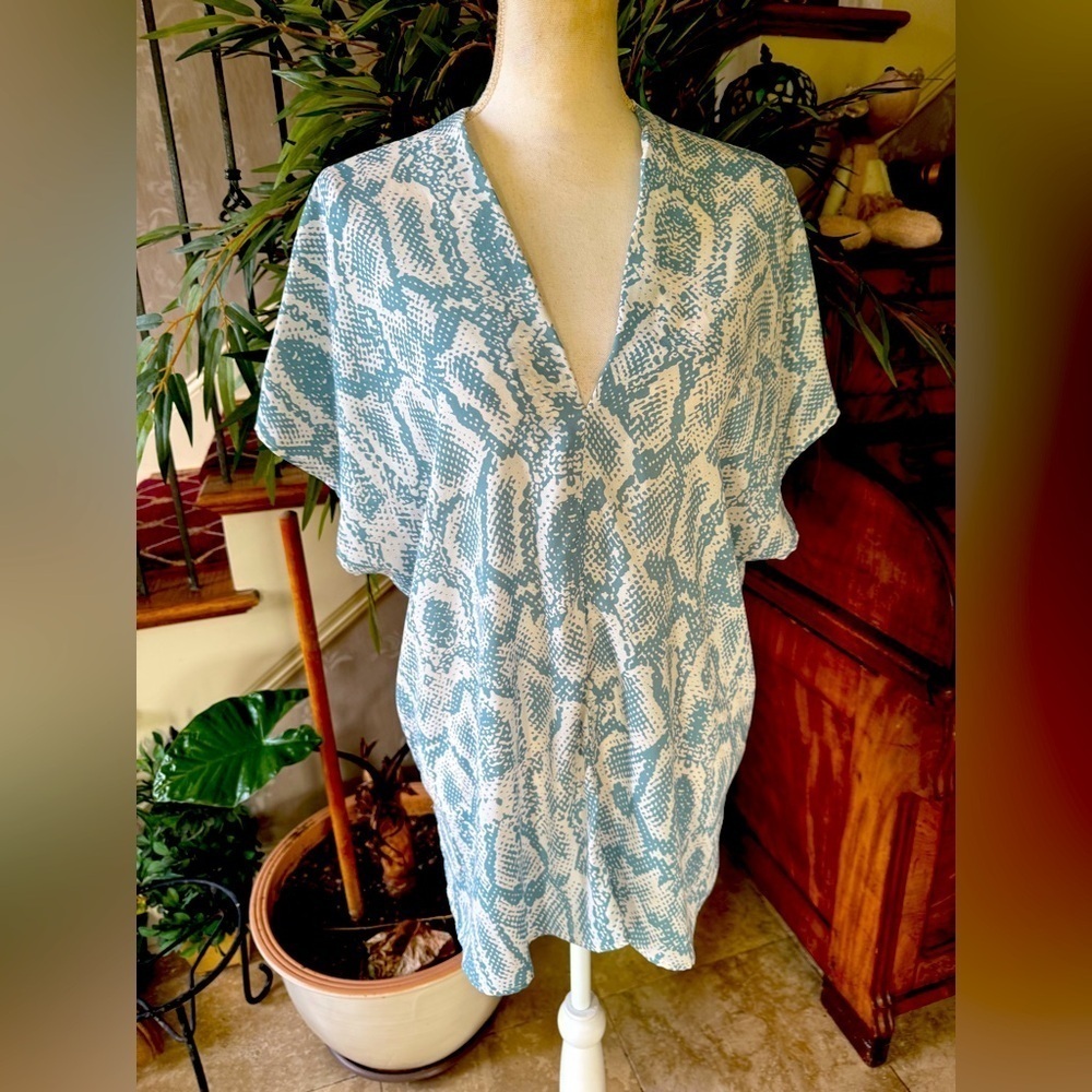 Adrianne ladies V-neck top small, very good condition flowing short sleeves - Picture 3 of 9